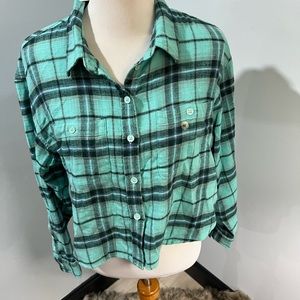Plaid crop button top